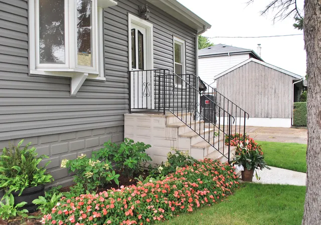 Photo 2 of Single family home for sale at 11418 S Avon Ave, Alsip, IL 60803 | MLS# 12756029 | Listing updated on 2026-10-01