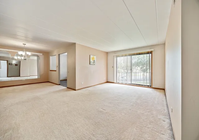 Listing Photo 4 - Condo for sale in building located at 11021 S Theresa Cir, Palos Hills, IL 60465 - Unit #2D