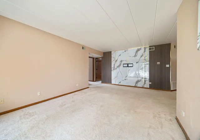 Listing Photo 5 - Condo for sale in building located at 11021 S Theresa Cir, Palos Hills, IL 60465 - Unit #2D