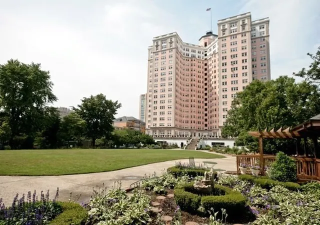 Photo 1 of Condo for sale at 5555 N Sheridan Rd #515, Chicago, IL 60640 | MLS# 12756053 | Listing updated on 2026-09-16