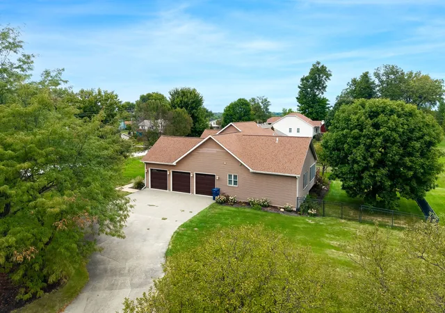 Photo 2 of Single family home for sale at 939 8th Street E, Andalusia, IL 61232 | MLS# 12756070 | Listing updated on 2026-09-12