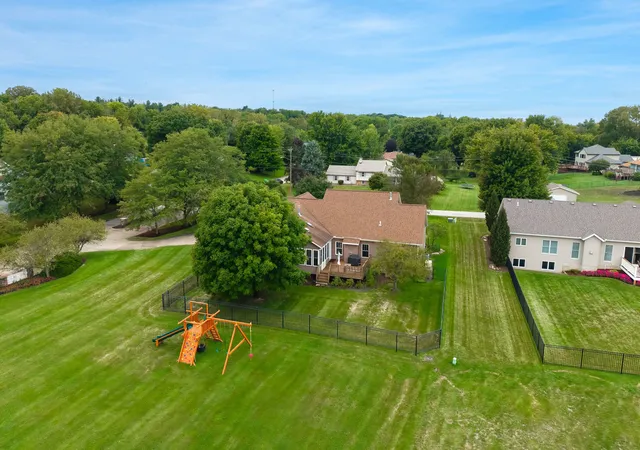 Photo 3 of Single family home for sale at 939 8th Street E, Andalusia, IL 61232 | MLS# 12756070 | Listing updated on 2026-09-12