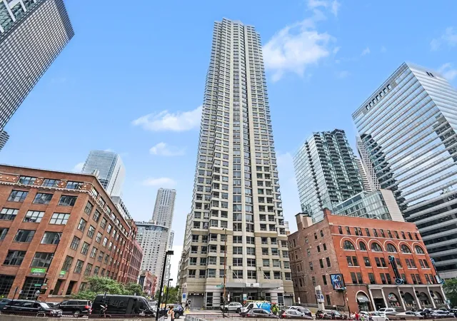 Photo 1 of Condo for sale at 440 N Wabash Ave #3204, Chicago, IL 60611 | MLS# 12756073 | Listing updated on 2026-09-16