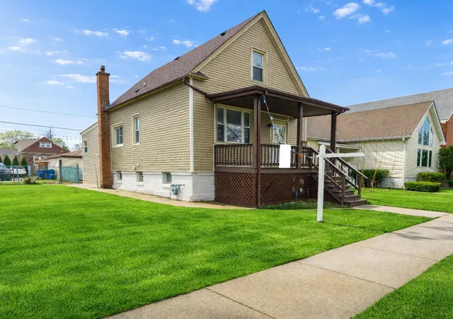 Photo 1 of Single family home for sale at 30 Washington Ave, La Grange, IL 60525 | MLS# 12756078 | Listing updated on 2026-10-01