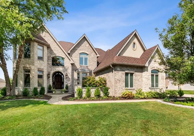 Photo 2 of Single family home for sale at 14040 Bunratty Ct, Orland Park, IL 60467 | MLS# 12756082 | Listing updated on 2026-09-25