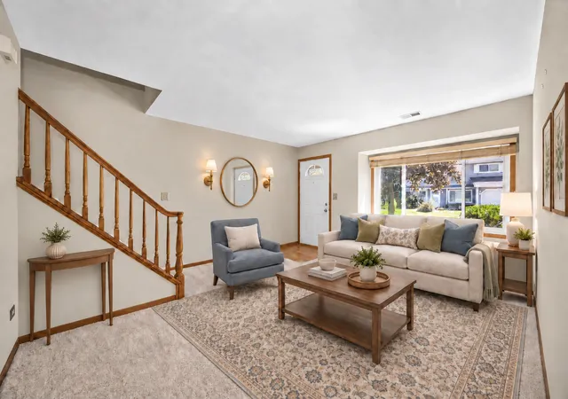 Photo 4 of Townhouse for sale at 34015 White Oak Ln #50C, Gurnee, IL 60031 | MLS# 12756084 | Listing updated on 2026-09-17