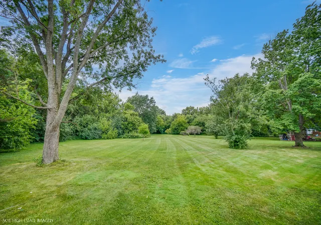 Photo 3 of Single family home for sale at 3636 Quince Ct, Downers Grove, IL 60515 | MLS# 12756087 | Listing updated on 2026-09-18
