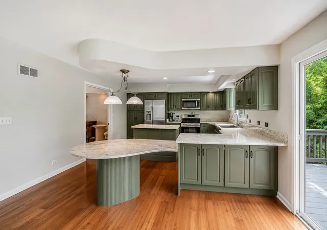 Photo 4 of Single family home for sale at 3636 Quince Ct, Downers Grove, IL 60515 | MLS# 12756087 | Listing updated on 2026-09-18