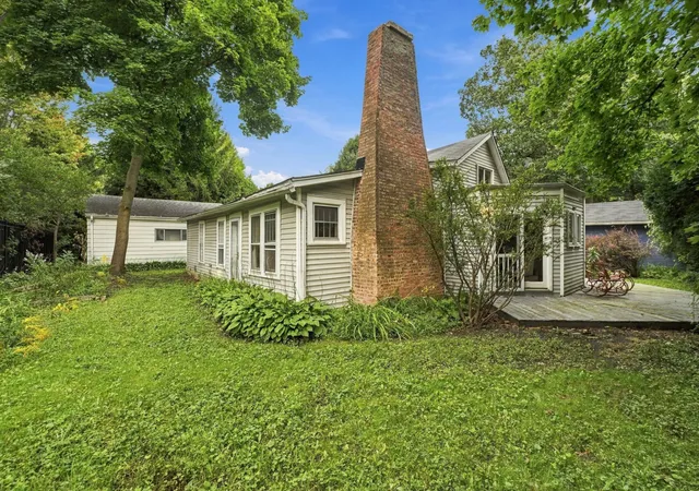 Photo 2 of Single family home for sale at 1458 Linden Ave, Highland Park, IL 60035 | MLS# 12756090 | Listing updated on 2026-09-23