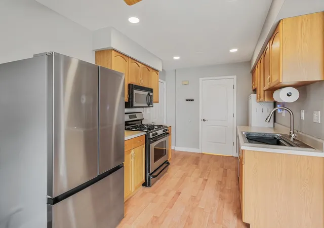 Photo 4 of Townhouse for sale at 1546 Timber Trl #1546, Wheaton, IL 60189 | MLS# 12756091 | Listing updated on 2026-09-24