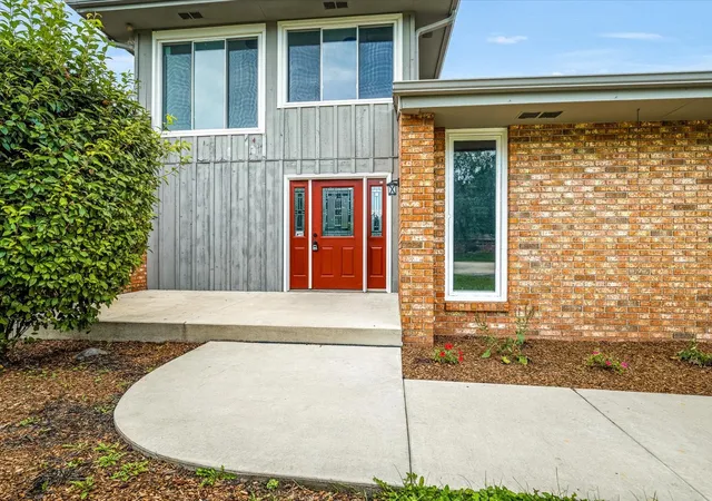Photo 2 of Single family home for sale at 6022 Fireside Dr, Rockford, IL 61114 | MLS# 12756112 | Listing updated on 2026-09-13