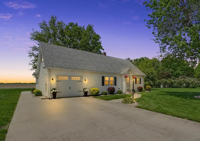 Photo 1 of Single family home for sale at 137 Chippewa Dr, Loda, IL 60948 | MLS# 12756120 | Listing updated on 2026-10-01