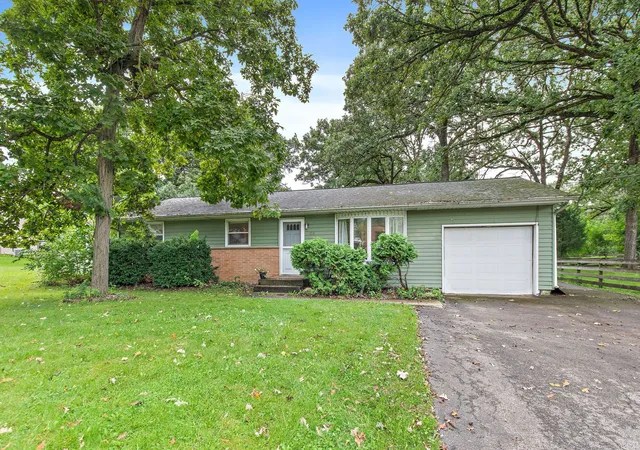 Photo 2 of Single family home for sale at 1713 Oak St, Spring Grove, IL 60081 | MLS# 12756126 | Listing updated on 2026-09-13