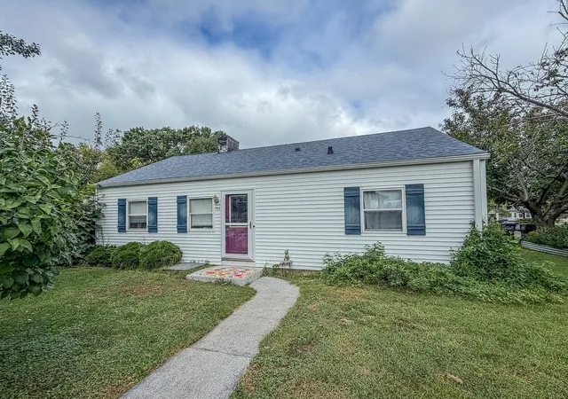 Photo 1 of Single family home for sale at 301 W Center St, Danville, IL 61832 | MLS# 12756130 | Listing updated on 2026-09-26