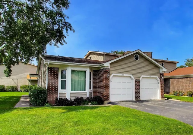 Photo 2 of Townhouse for sale at 2172 N Queensburg Ln, Palatine, IL 60074 | MLS# 12756131 | Listing updated on 2026-09-24