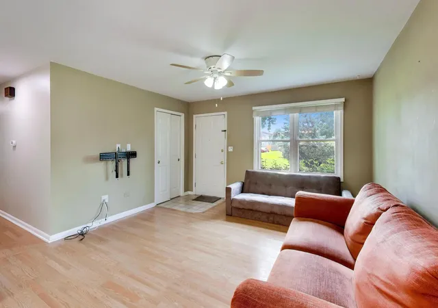 Photo 3 of Townhouse for sale at 2172 N Queensburg Ln, Palatine, IL 60074 | MLS# 12756131 | Listing updated on 2026-09-24