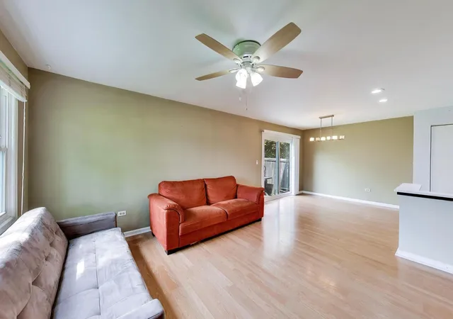 Photo 4 of Townhouse for sale at 2172 N Queensburg Ln, Palatine, IL 60074 | MLS# 12756131 | Listing updated on 2026-09-24