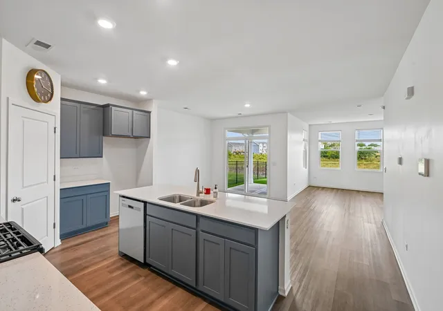 Photo 4 of Single family home for sale at 1294 Wild Tulip Cir, Bartlett, IL 60103 | MLS# 12756152 | Listing updated on 2026-10-24