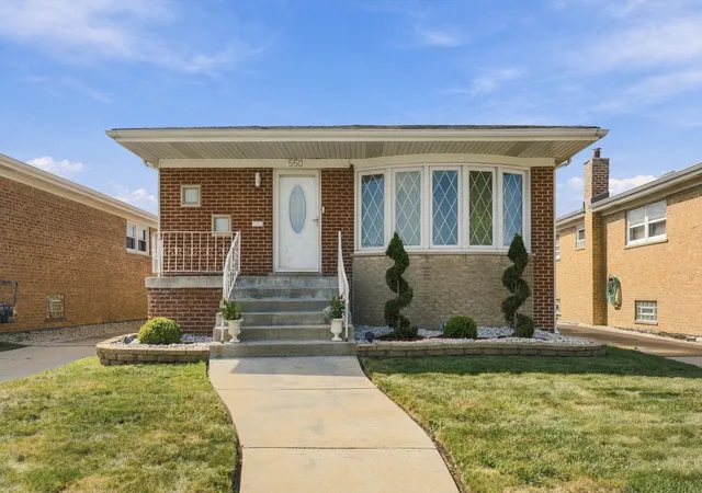 Photo 3 of Single family home for sale at 550 Yates Ave, Calumet City, IL 60409 | MLS# 12756191 | Listing updated on 2026-09-22