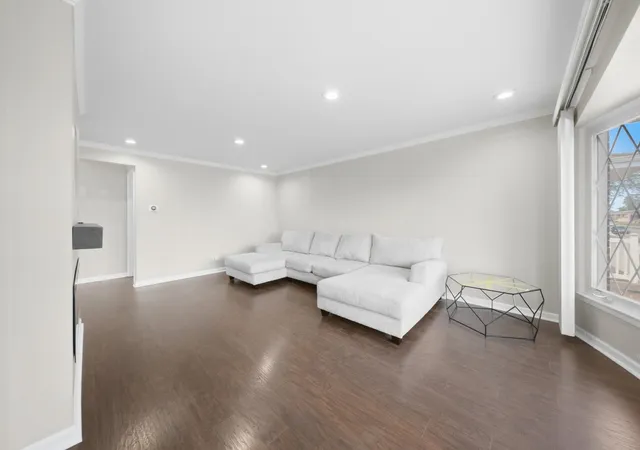 Photo 4 of Single family home for sale at 550 Yates Ave, Calumet City, IL 60409 | MLS# 12756191 | Listing updated on 2026-09-22