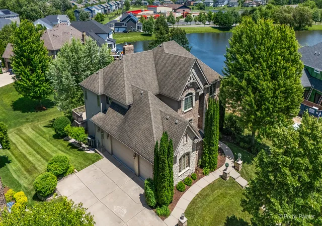 Photo 3 of Mansion for sale at 3674 Broadleaf Ave, Elgin, IL 60124 | MLS# 12756192 | Listing updated on 2026-09-16