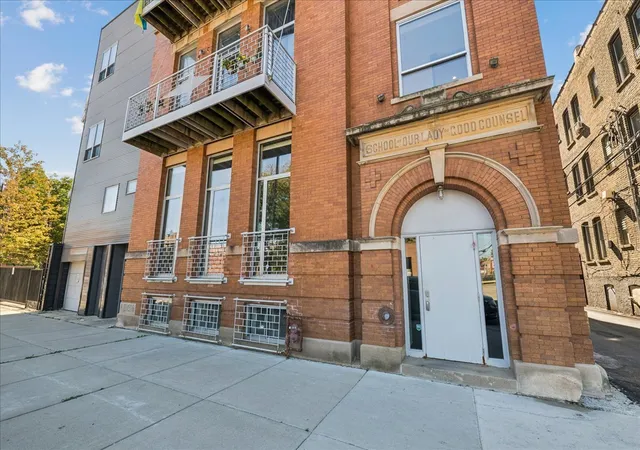 Photo 2 of Condo for sale at 2411 W Walton St #1C, Chicago, IL 60622 | MLS# 12756194 | Listing updated on 2026-09-30