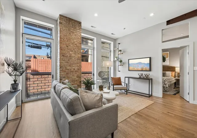 Listing Photo 5 - Condo for sale in building located at 2411 W Walton St, Chicago, IL 60622 - Unit #1C
