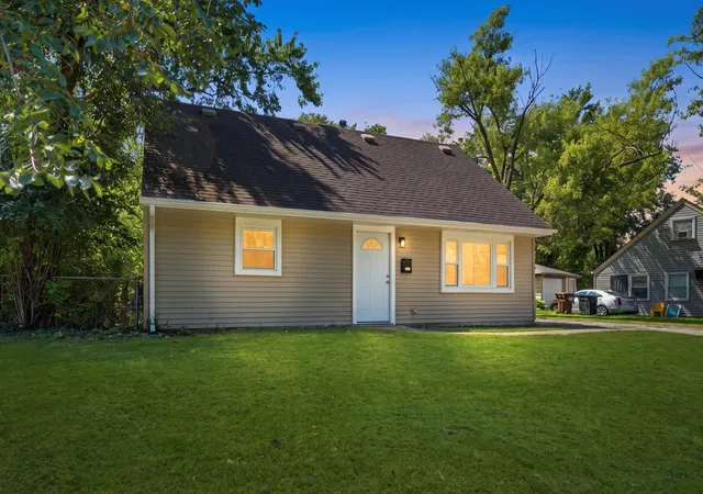Photo 2 of Single family home for sale at 9 Arrowhead Ct, Park Forest, IL 60466 | MLS# 12756200 | Listing updated on 2026-09-19