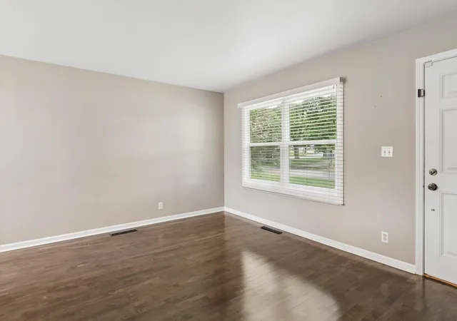 Photo 3 of Single family home for sale at 114 Briar Ln, Geneva, IL 60134 | MLS# 12756202 | Listing updated on 2026-09-23