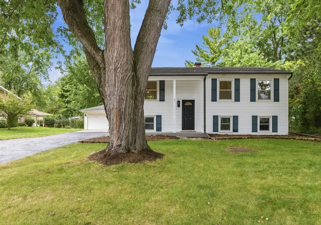 Photo 3 of Single family home for sale at 30w234 Claymore Ln, Naperville, IL 60563 | MLS# 12756206 | Listing updated on 2026-09-18