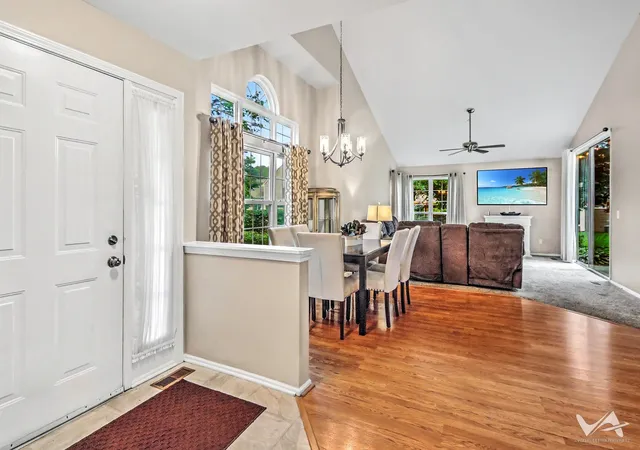 Listing Photo 4 - Condo for sale in building located at 1628 Columbia Cir, Bartlett, IL 60103 - Unit #1