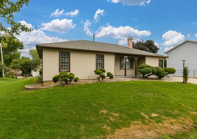 Photo 3 of Single family home for sale at 1687 35th Avenue, East Moline, IL 61244 | MLS# 12756216 | Listing updated on 2026-09-21
