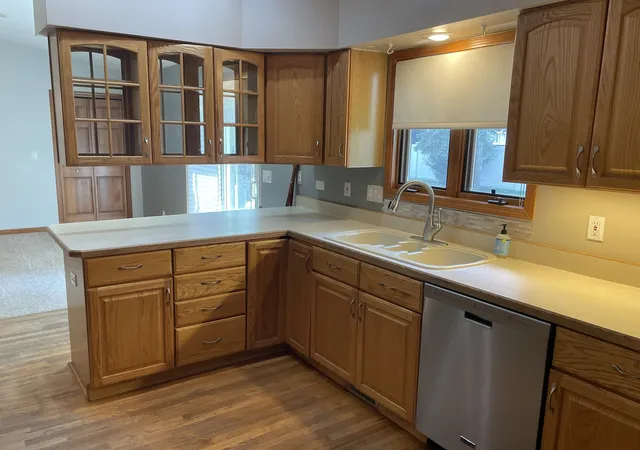 Photo 3 of Single family home for sale at 464 S Madison St, Oswego, IL 60543 | MLS# 12756226 | Listing updated on 2026-09-21