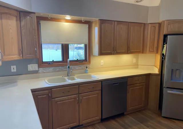 Photo 3 of Single family home for sale at 464 S Madison St, Oswego, IL 60543 | MLS# 12756226 | Listing updated on 2026-09-21