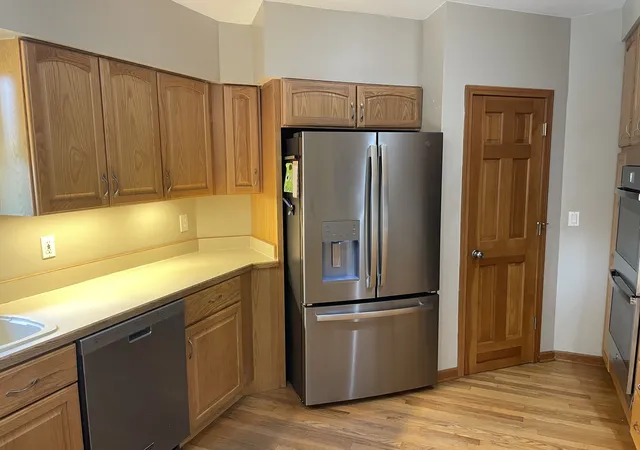 Photo 4 of Single family home for sale at 464 S Madison St, Oswego, IL 60543 | MLS# 12756226 | Listing updated on 2026-09-21