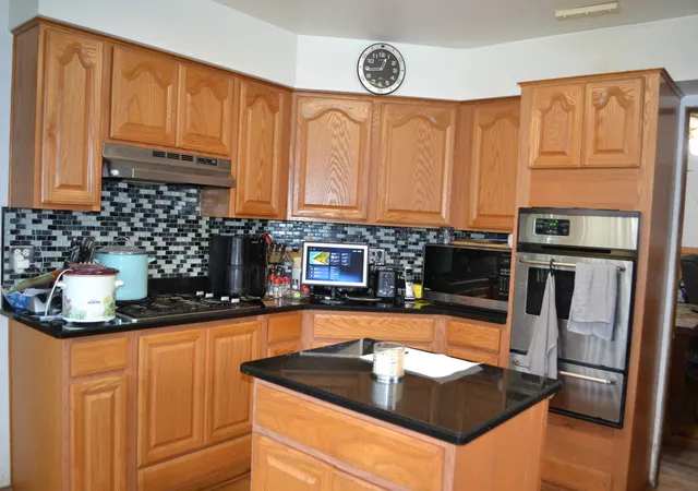 Photo 3 of Single family home for sale at 258 Mayflower Ln, Bolingbrook, IL 60490 | MLS# 12756243 | Listing updated on 2026-09-25