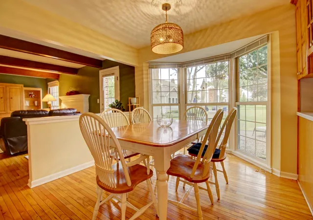 Photo 3 of Single family home for sale at 853 Dorset Dr, Wheaton, IL 60189 | MLS# 12756244 | Listing updated on 2026-09-16