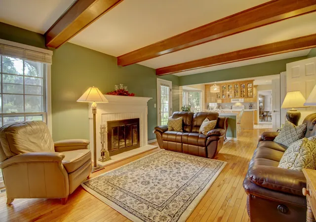 Photo 4 of Single family home for sale at 853 Dorset Dr, Wheaton, IL 60189 | MLS# 12756244 | Listing updated on 2026-09-16