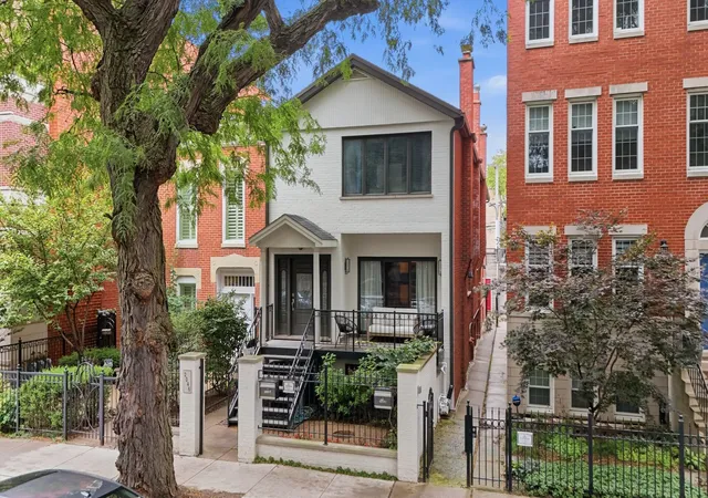 Photo 2 of Townhouse for sale at 2046 N Racine Ave #A, Chicago, IL 60614 | MLS# 12756248 | Listing updated on 2026-09-15