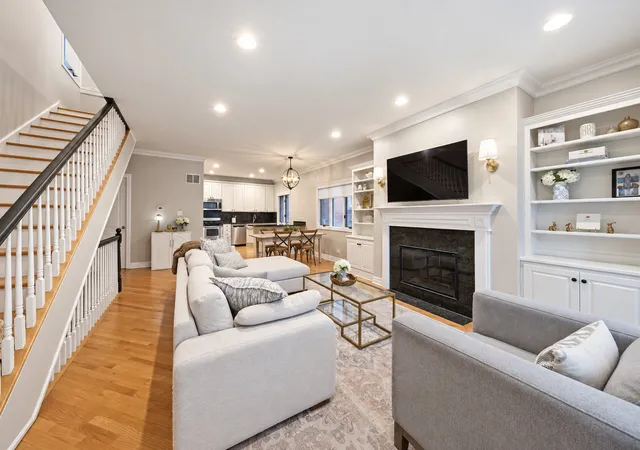 Photo 3 of Townhouse for sale at 2046 N Racine Ave #A, Chicago, IL 60614 | MLS# 12756248 | Listing updated on 2026-09-15