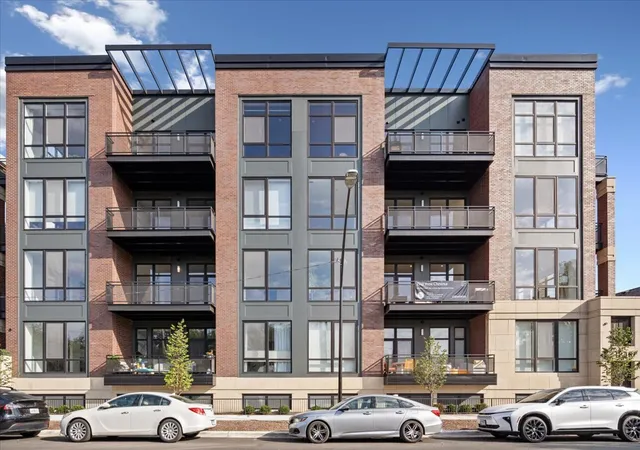 Photo 1 of Condo for sale at 1340 W Chestnut St #401, Chicago, IL 60642 | MLS# 12756258 | Listing updated on 2026-09-23