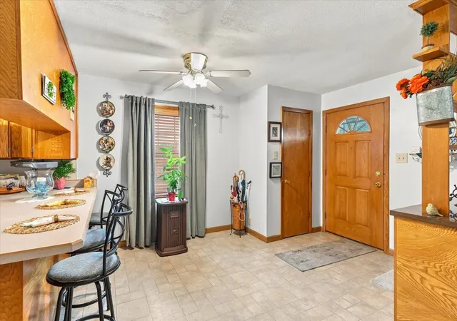 Photo 3 of Single family home for sale at 850 Joliet St, Lasalle, IL 61301 | MLS# 12756265 | Listing updated on 2026-09-21