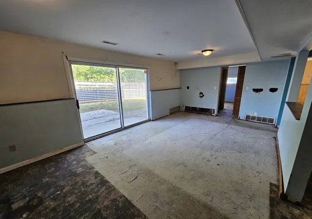 Photo 3 of Single family home for sale at 1407 Searle Dr, Normal, IL 61761 | MLS# 12756276 | Listing updated on 2026-09-13