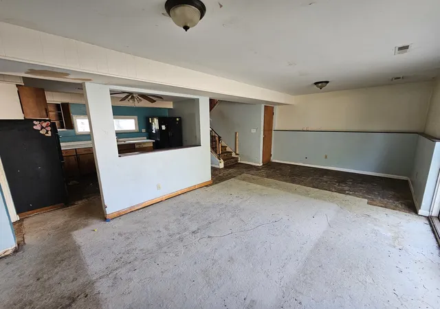 Photo 4 of Single family home for sale at 1407 Searle Dr, Normal, IL 61761 | MLS# 12756276 | Listing updated on 2026-09-13