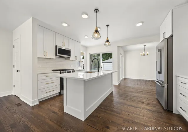 Photo 4 of Single family home for sale at 543 S Chase Ave, Lombard, IL 60148 | MLS# 12756285 | Listing updated on 2026-09-12
