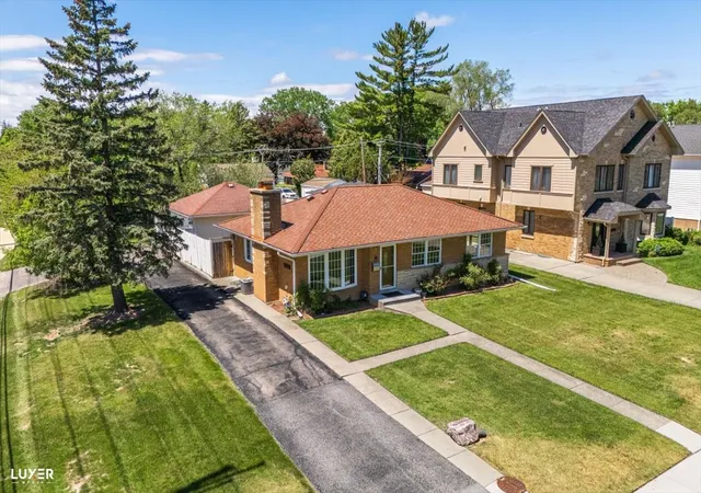 Photo 1 of Sale Pending at 2 Washington St, Glenview, IL 60025 | MLS# 12756303 | Listing updated on 2026-09-30
