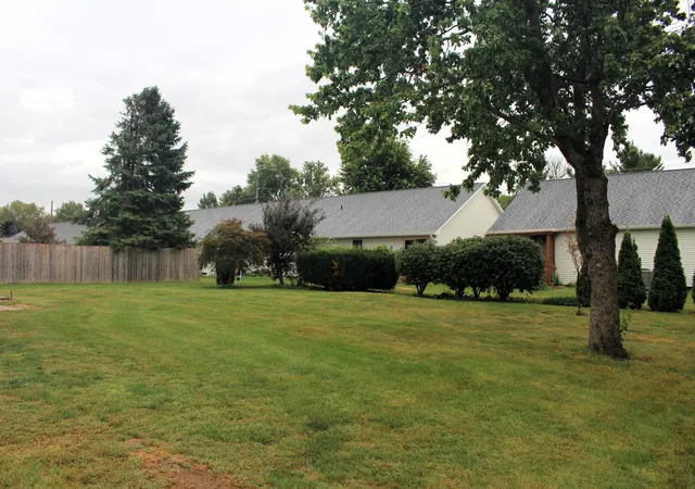 Photo 4 of Single family home for sale at 34 Colonial Dr, Clinton, IL 61727 | MLS# 12756304 | Listing updated on 2026-09-16