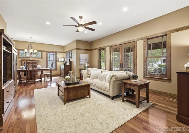 Photo 3 of Single family home for sale at 627 Ritter Dr, Batavia, IL 60510 | MLS# 12756314 | Listing updated on 2026-10-04