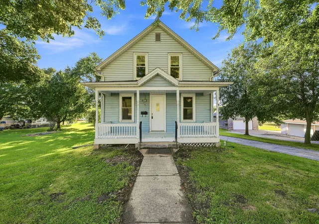 Photo 1 of Single family home for sale at 815 N High St, Port Byron, IL 61275 | MLS# 12756317 | Listing updated on 2026-09-12