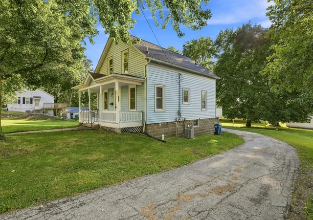 Photo 2 of Single family home for sale at 815 N High St, Port Byron, IL 61275 | MLS# 12756317 | Listing updated on 2026-09-12